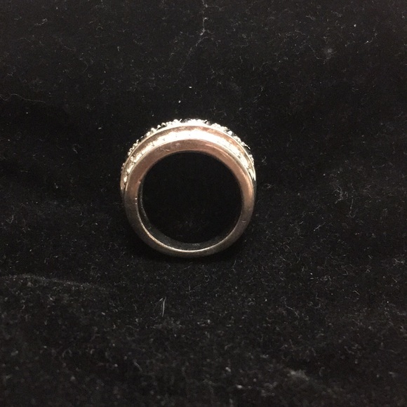 🌑Black & White Diamond Silver Tone Ring🌑 - Picture 7 of 7